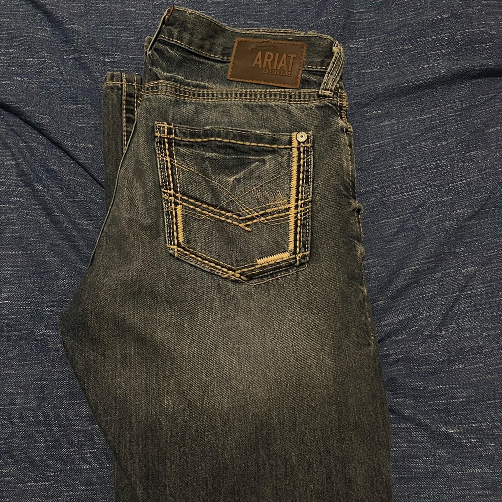 They’re like new worn one time and doesn’t fit me anymore